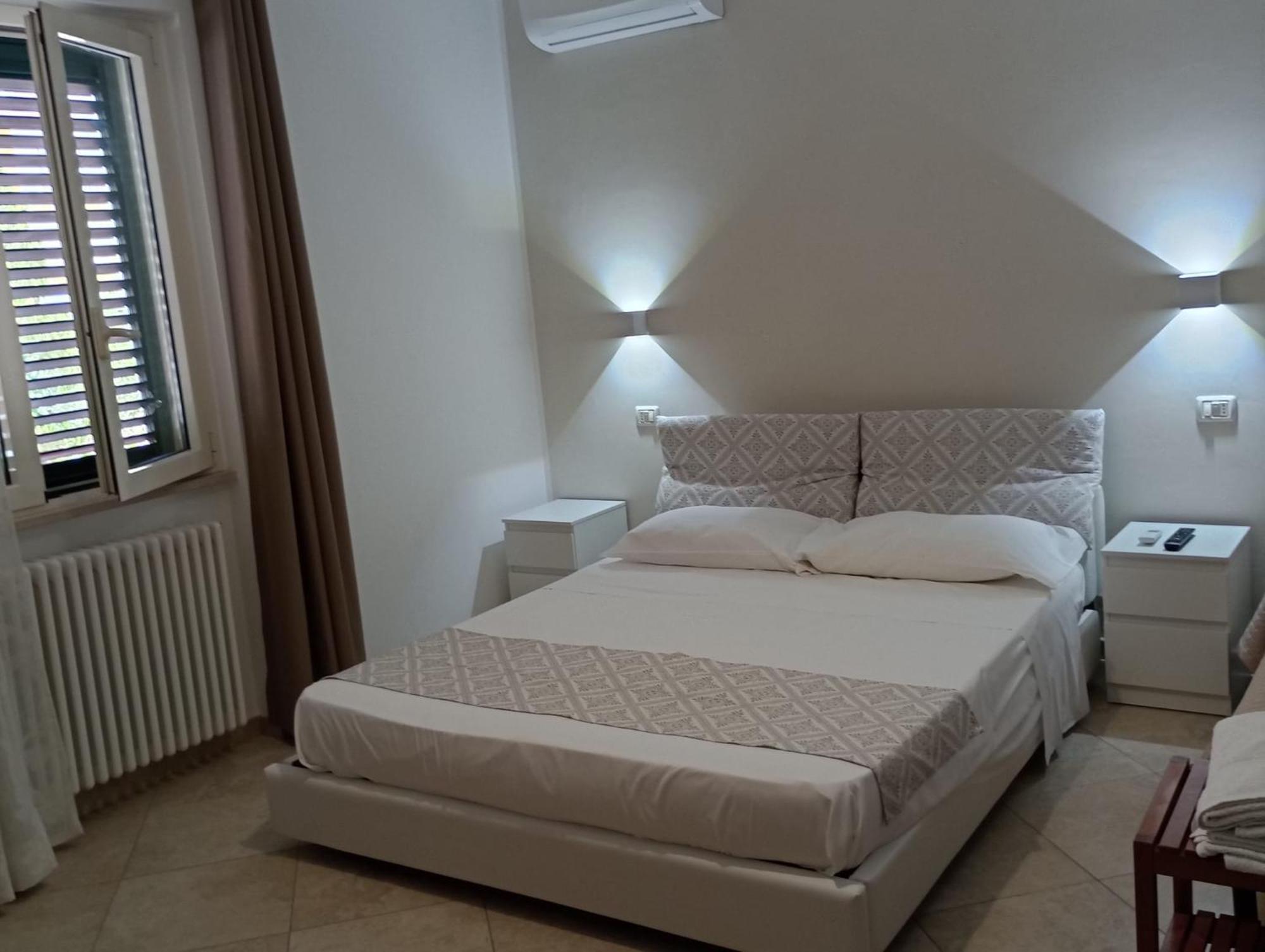 Viola Di Mare Rooms And Parking Термоли Экстерьер фото