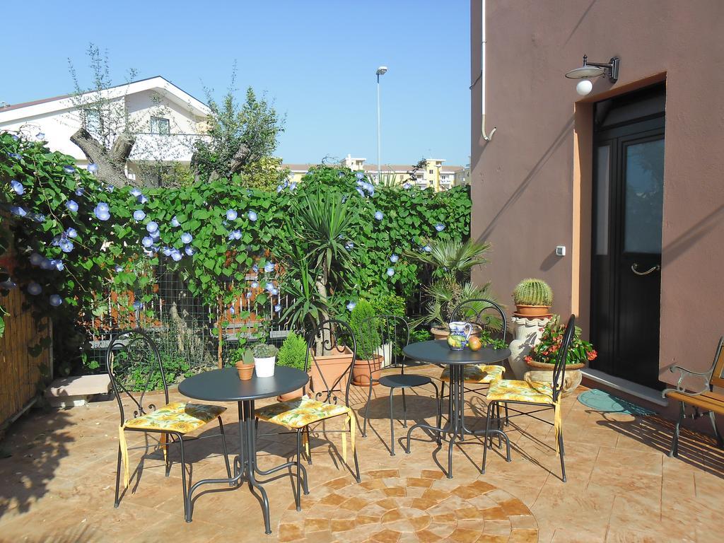 Viola Di Mare Rooms And Parking Термоли Экстерьер фото