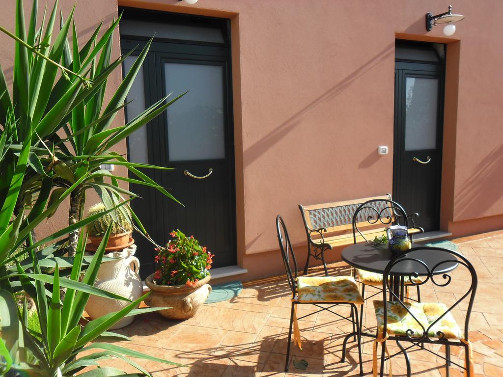 Viola Di Mare Rooms And Parking Термоли Экстерьер фото